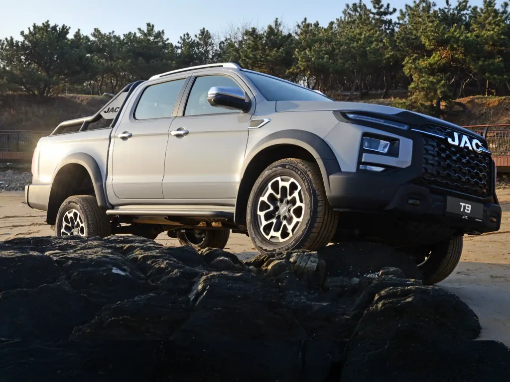 JAC T9