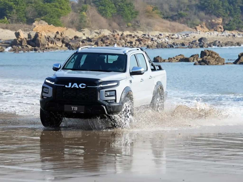 JAC T9