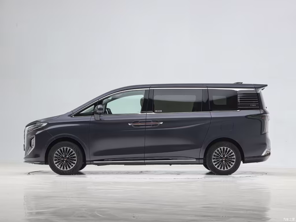 Hongqi HQ9 po faceliftu: plug-in hybrid nabízí 358 kW a dojezd 1 150 km