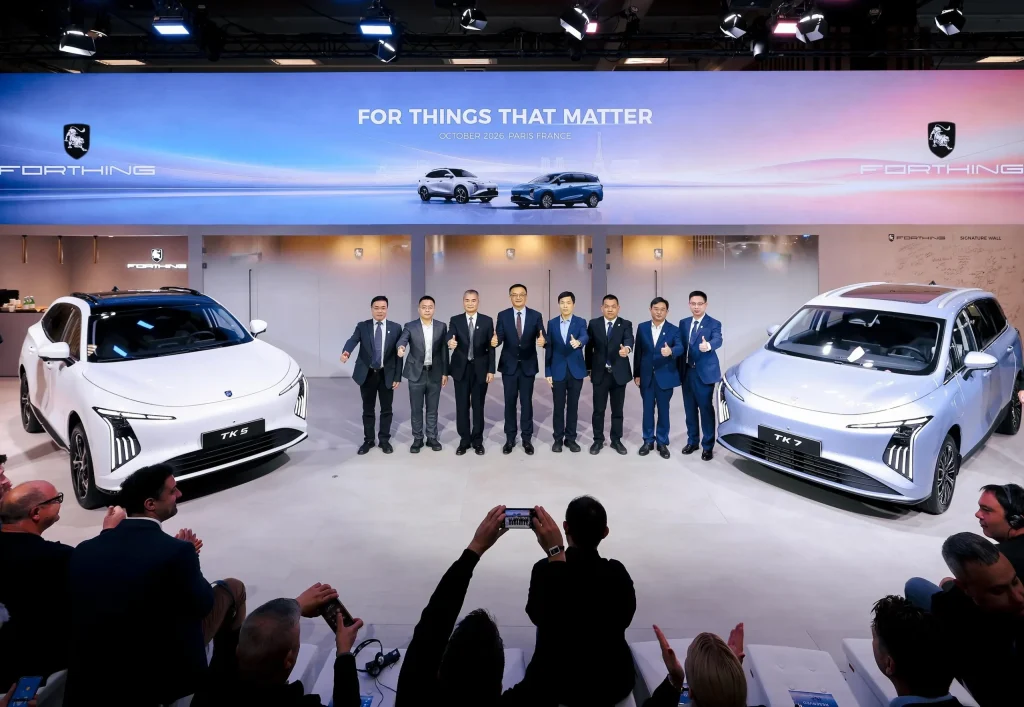 Forthing v Paříži ukázal elektrický TK 5, dva plug-in hybridy a kempovací V9